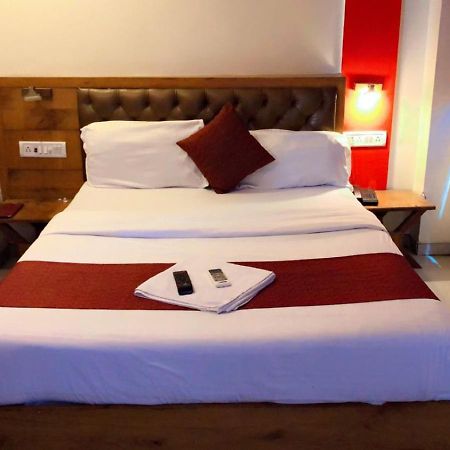 Hotel Grandeur-Near Mumbai International Airport Екстер'єр фото