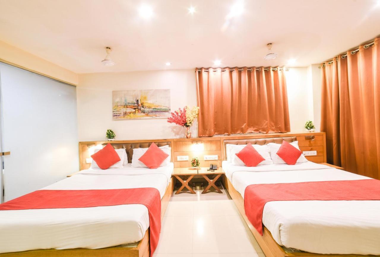 Hotel Grandeur-Near Mumbai International Airport Екстер'єр фото