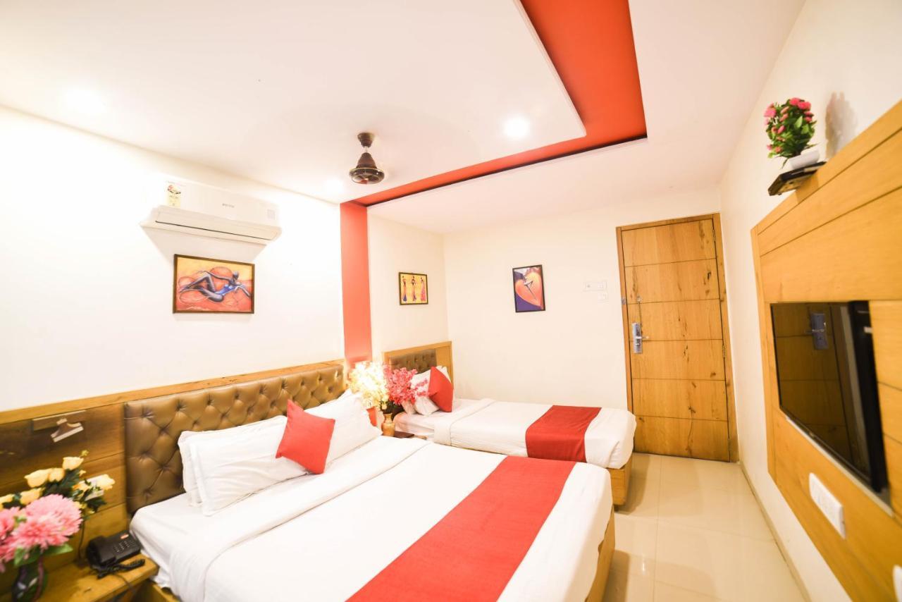 Hotel Grandeur-Near Mumbai International Airport Екстер'єр фото