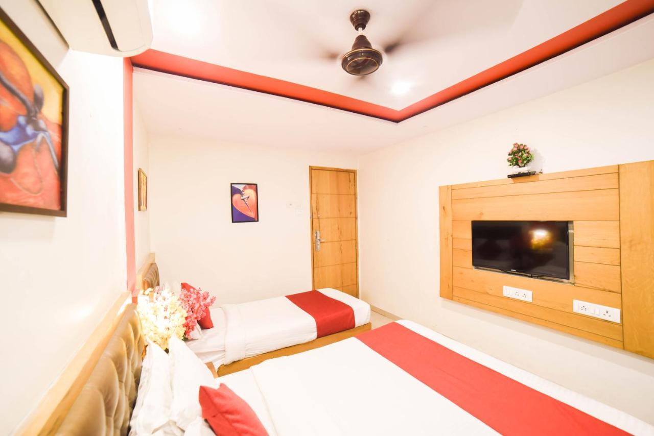 Hotel Grandeur-Near Mumbai International Airport Екстер'єр фото
