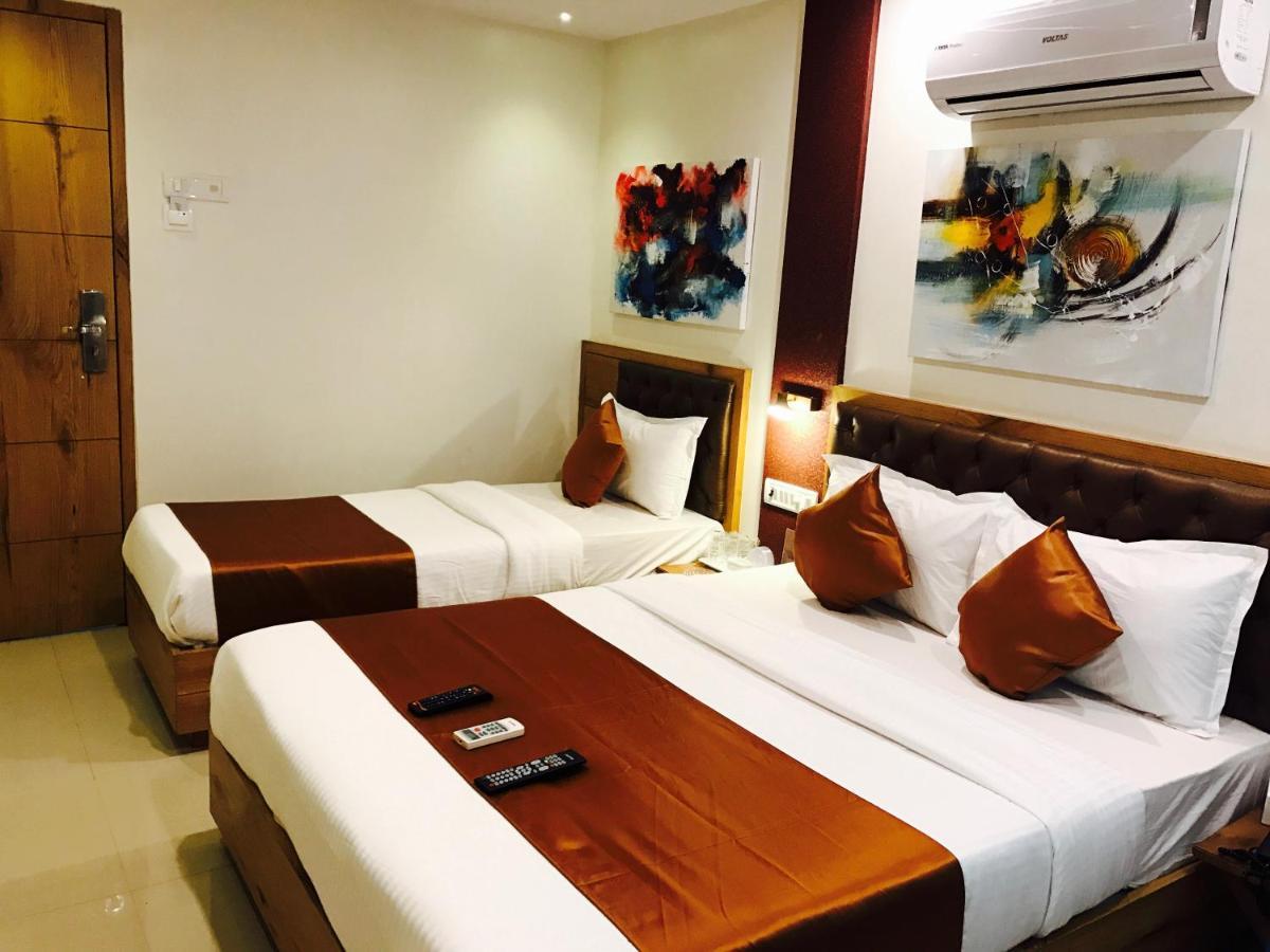 Hotel Grandeur-Near Mumbai International Airport Екстер'єр фото