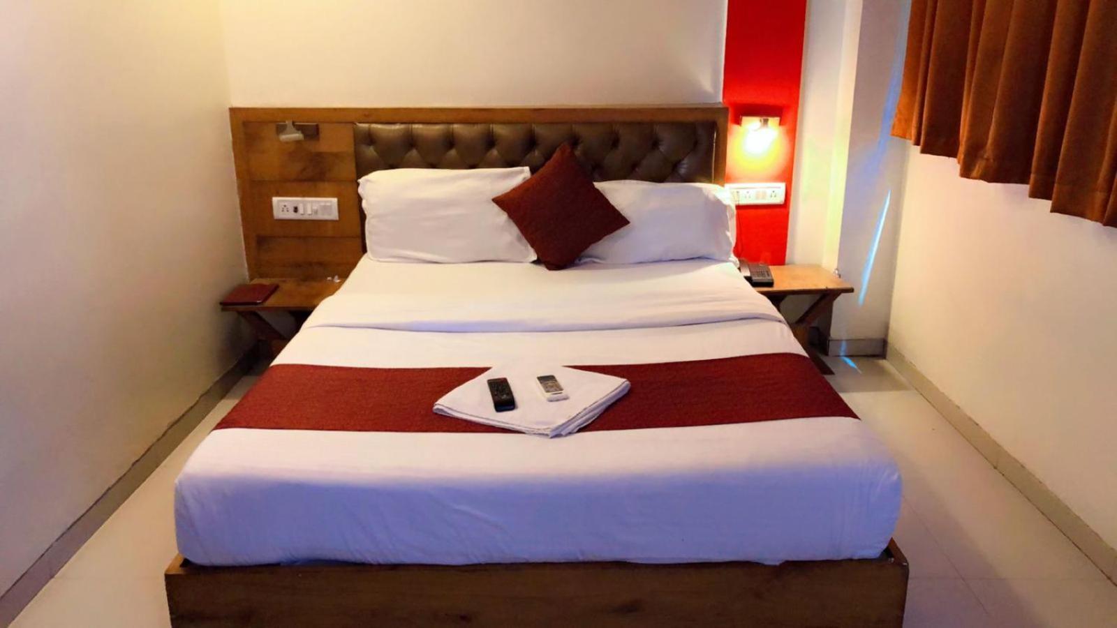 Hotel Grandeur-Near Mumbai International Airport Екстер'єр фото
